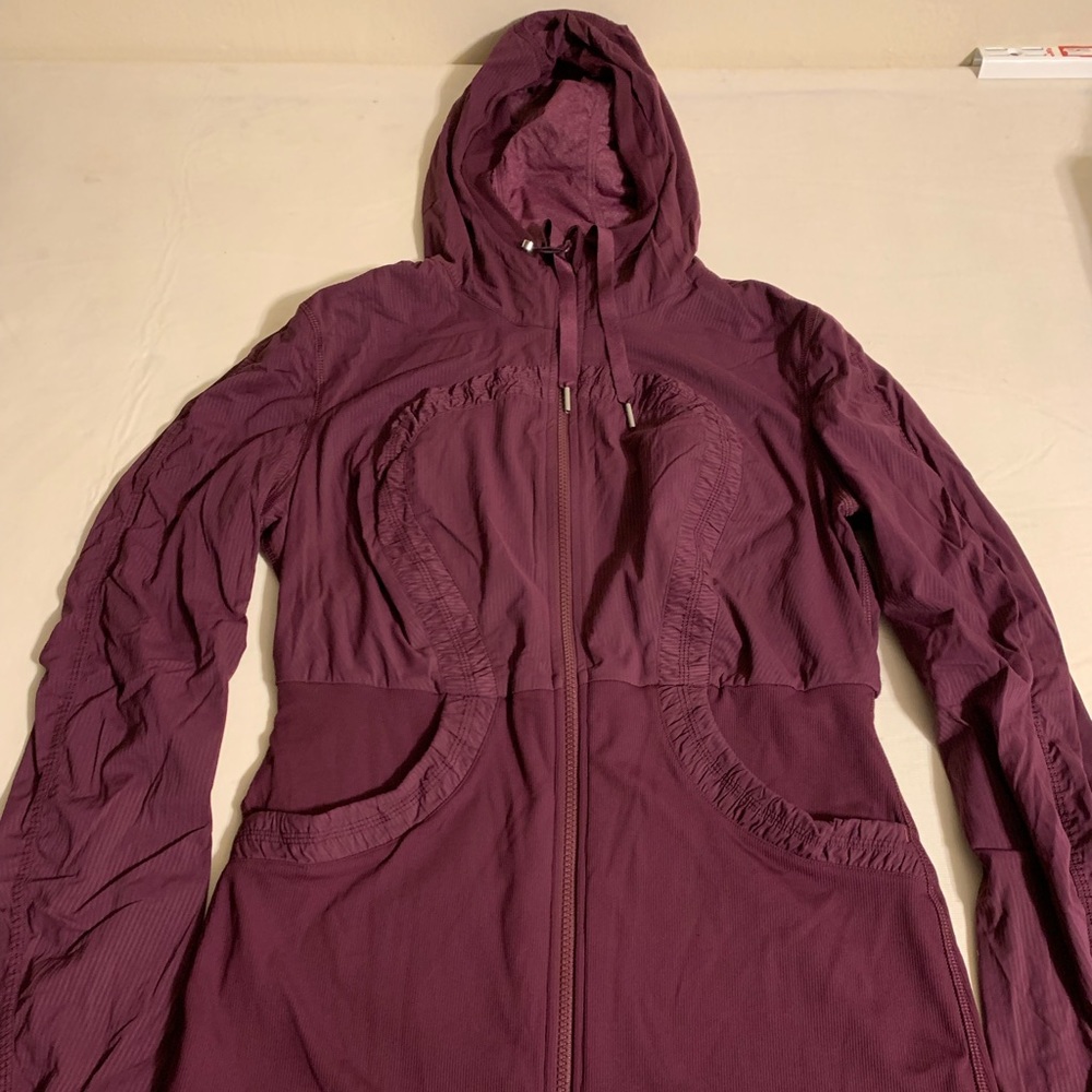 **USED** Lululemon burgundy hoodie
